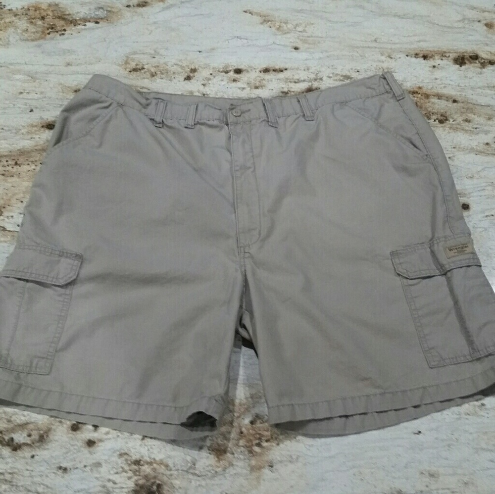 Men's Khaki Cargo Shorts by Wrangler Size 48